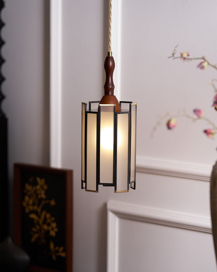 Lampa wisząca Tiffany ze witrażem