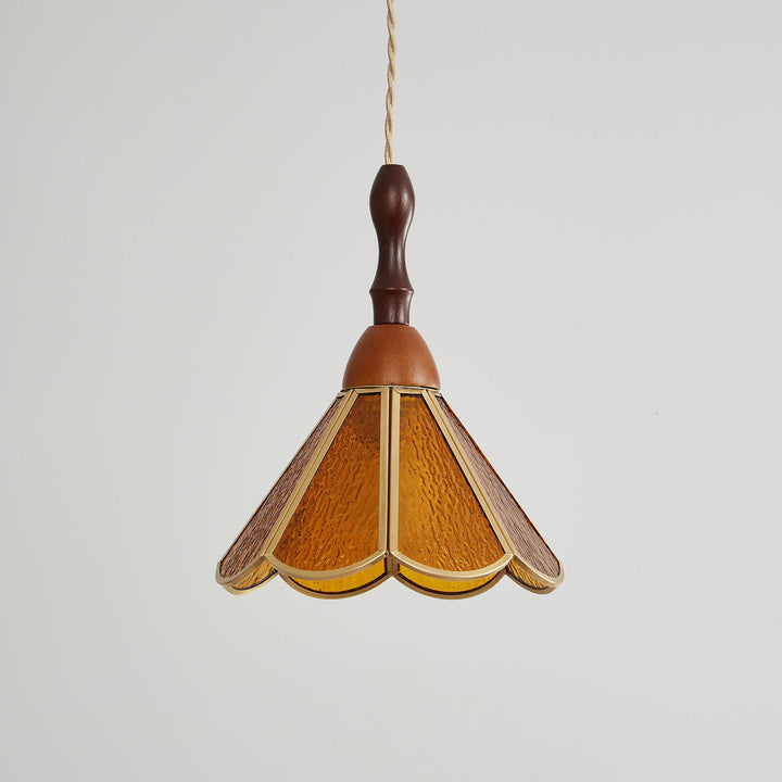 Lampa wisząca Tiffany ze witrażem