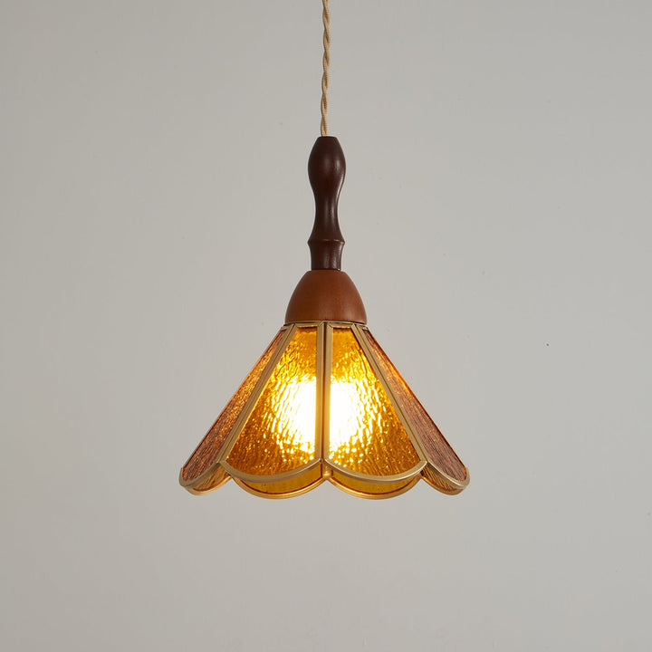 Lampa wisząca Tiffany ze witrażem