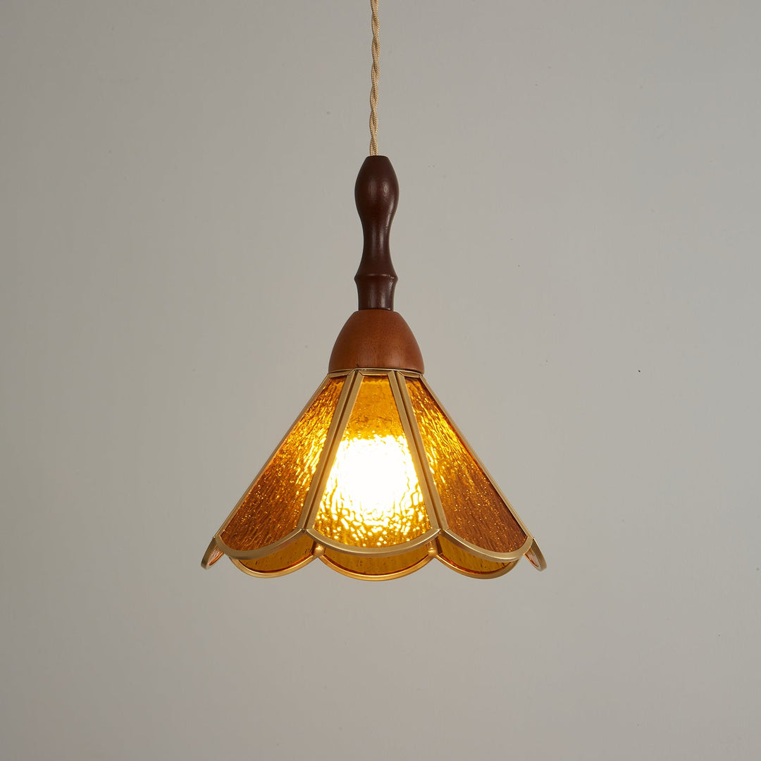 Lampa wisząca Tiffany ze witrażem