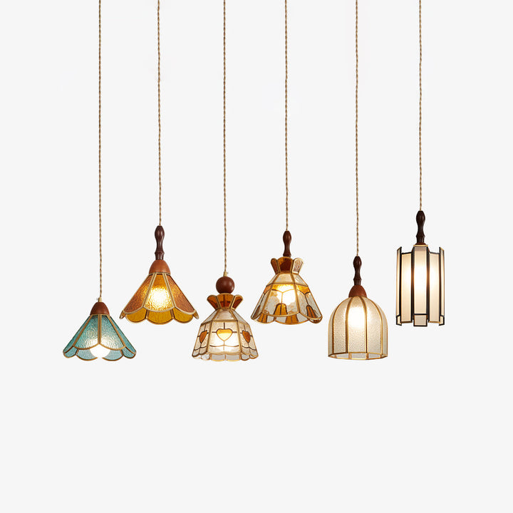 Lampa wisząca Tiffany ze witrażem