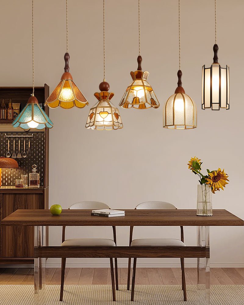 Lampa wisząca Tiffany ze witrażem