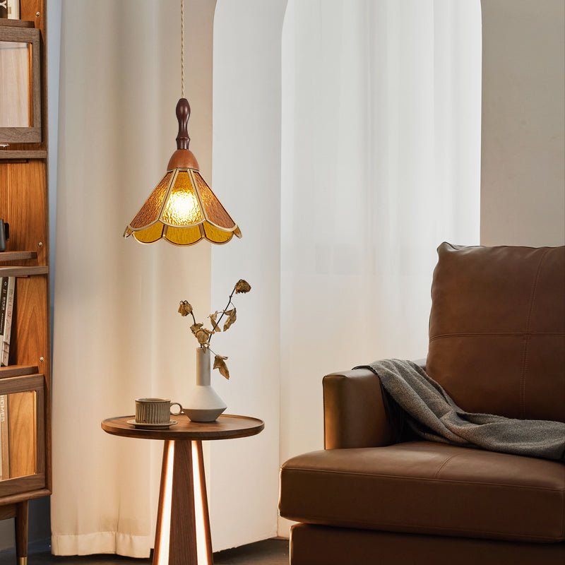 Lampa wisząca Tiffany ze witrażem
