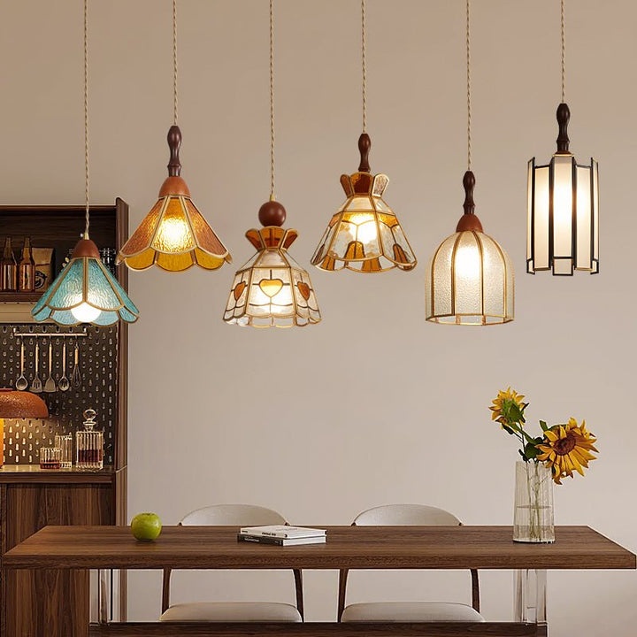 Lampa wisząca Tiffany ze witrażem