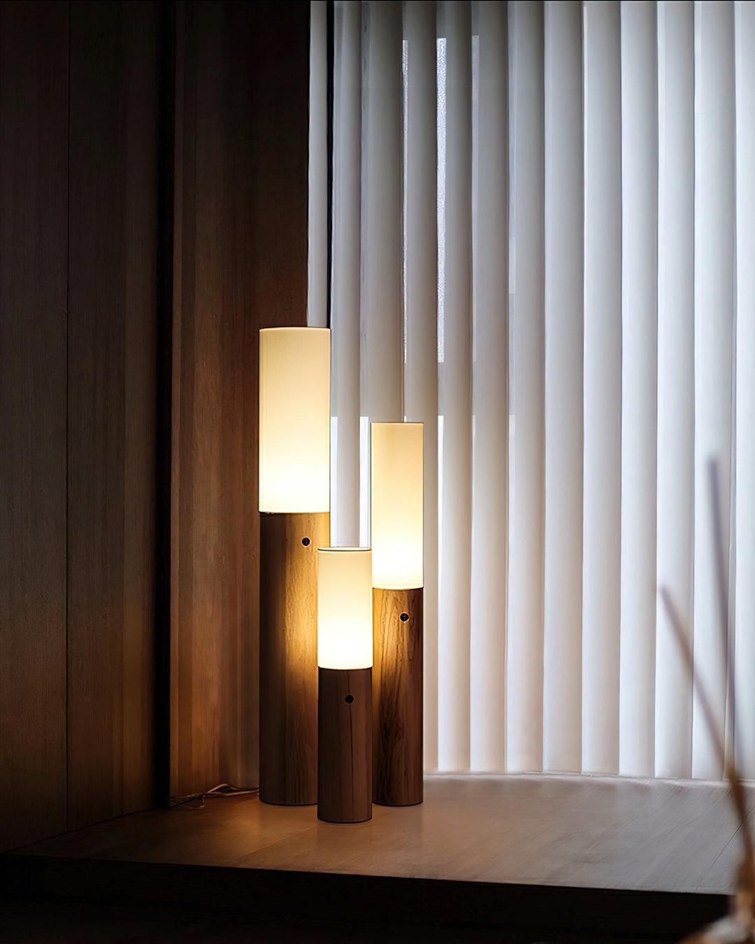 Lampa Podłogowa Kolumnowa z Drewna