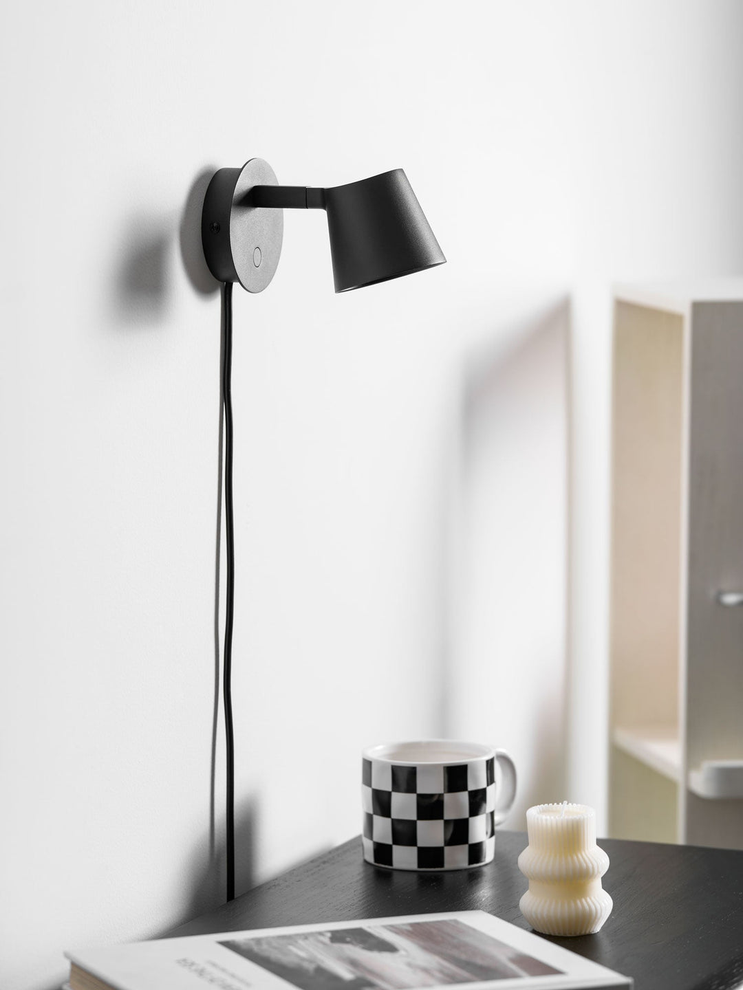 Lampa ścienna Tip z wtyczką
