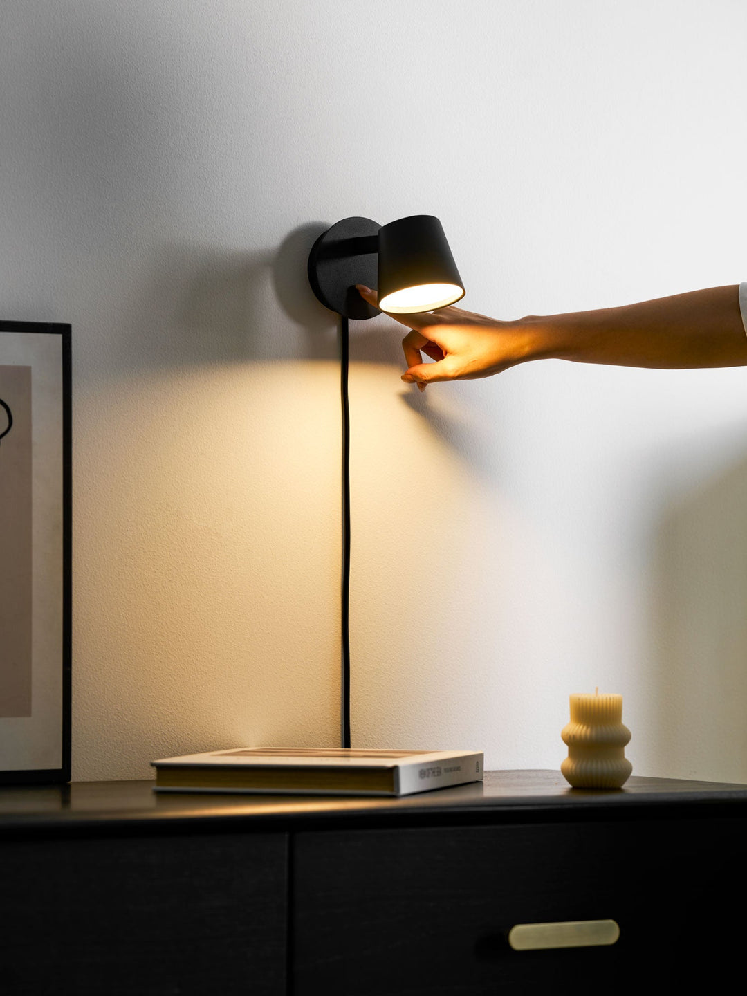 Lampa ścienna Tip z wtyczką