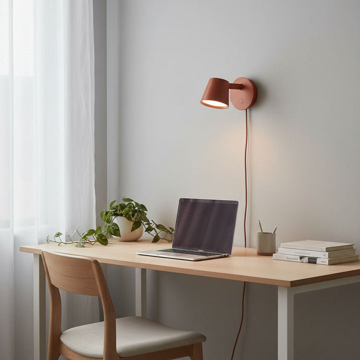 Lampa ścienna Tip z wtyczką
