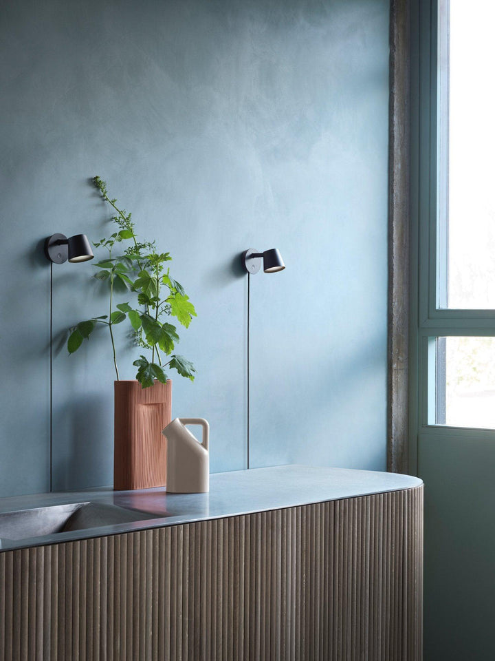 Lampa ścienna Tip z wtyczką