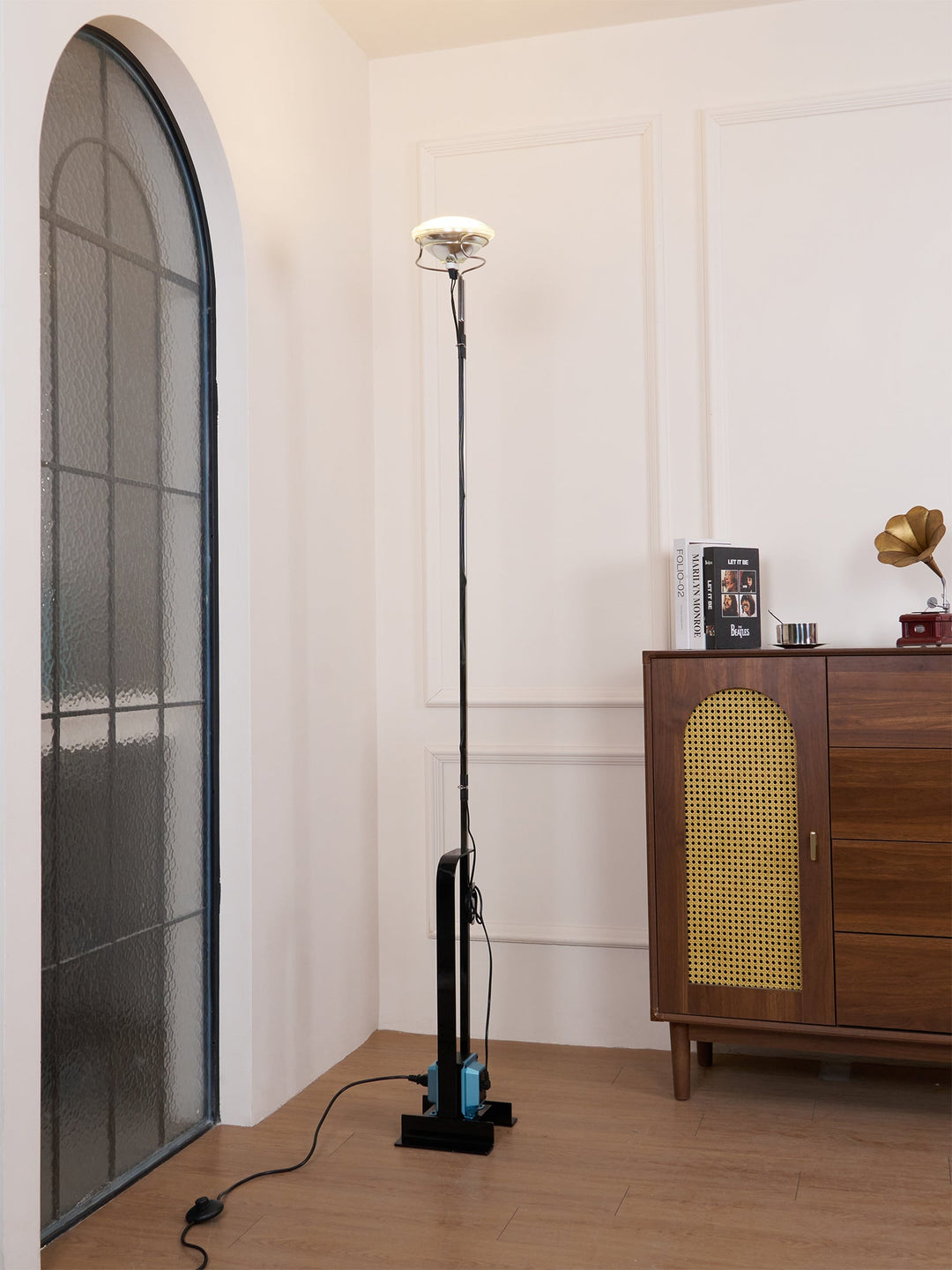 Lampa podłogowa Toio