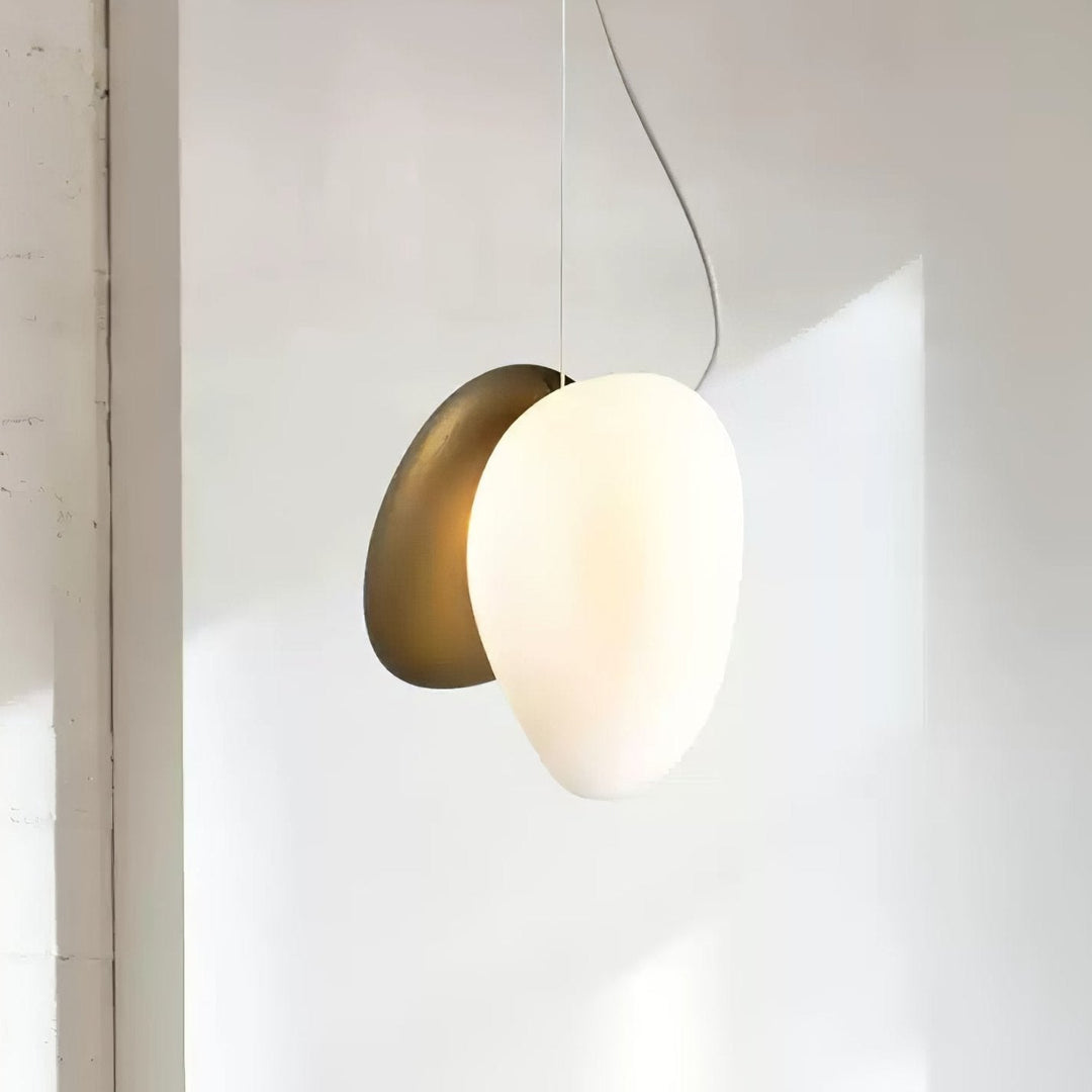 Lampa wisząca z matowego szkła