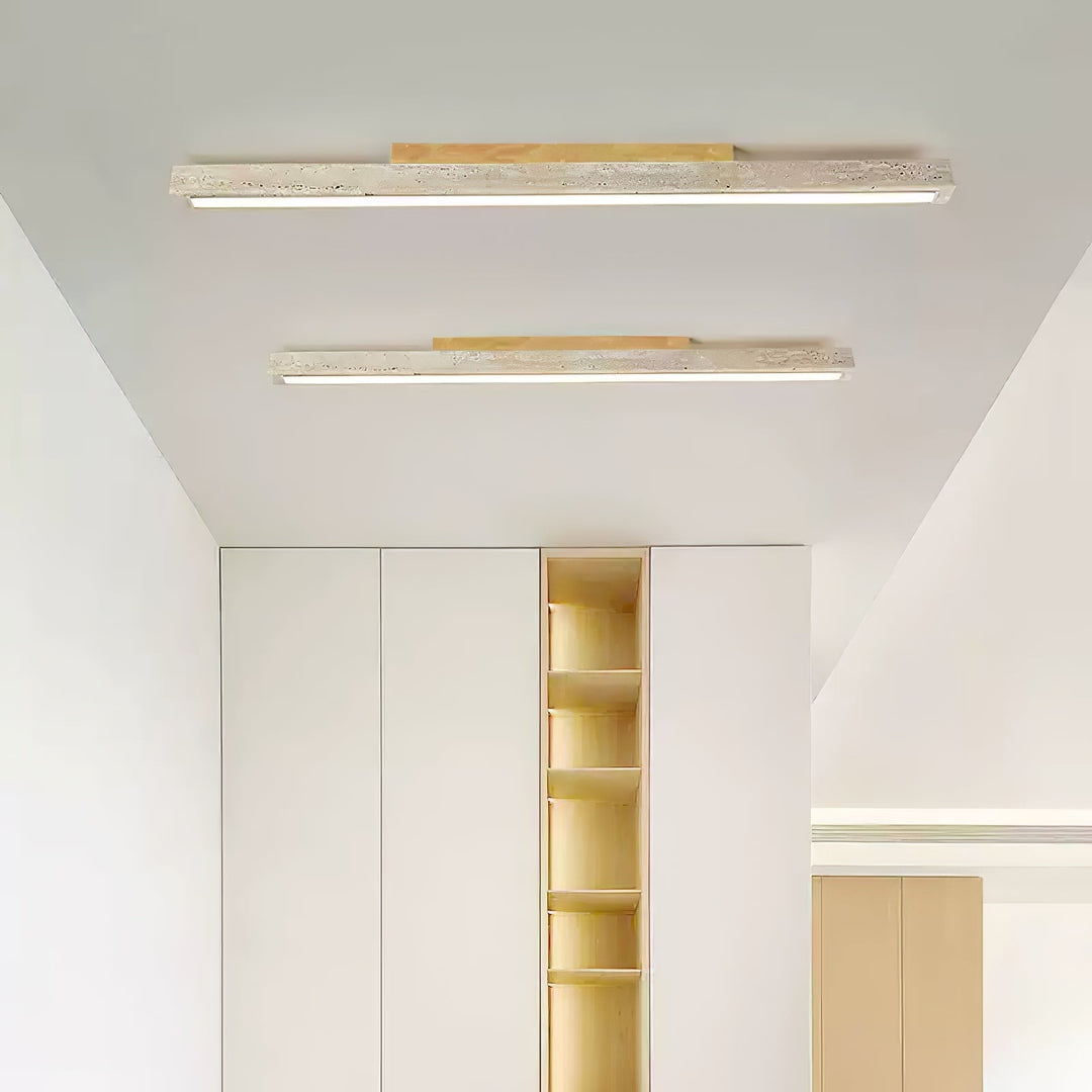 Lampa sufitowa z kolumną z trawertynu