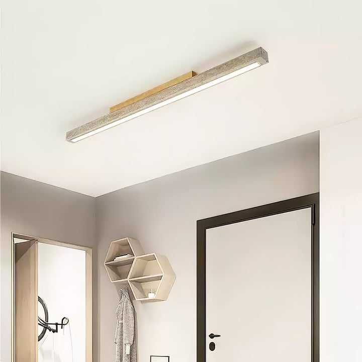 Lampa sufitowa z kolumną z trawertynu