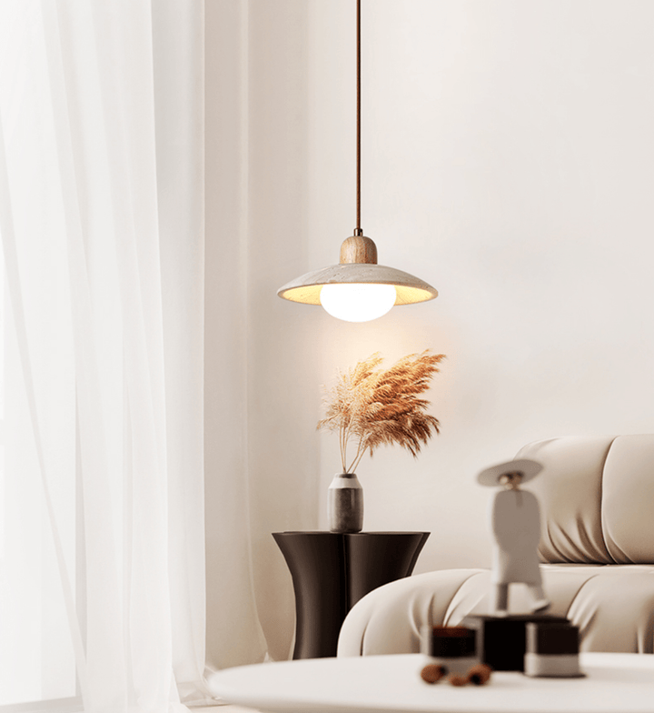 Lampa wisząca z travertynu w kształcie kopuły