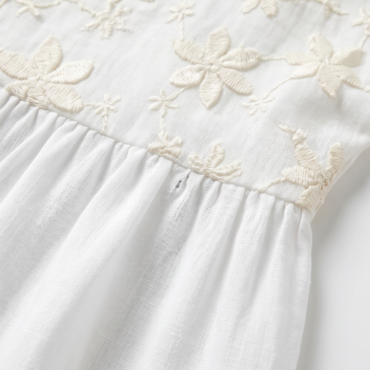 Floralé – Kobieca Bluzka z Haftowanymi Kwiatami w Stylu Peplum