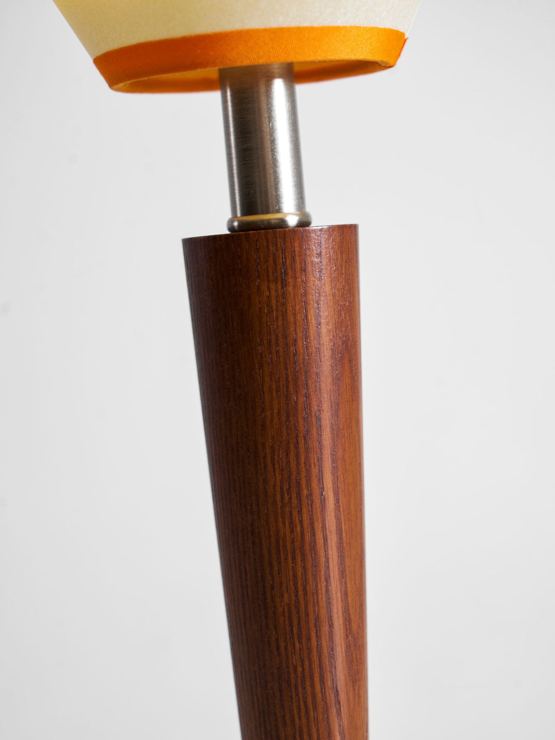 Lampa stołowa Talonwood