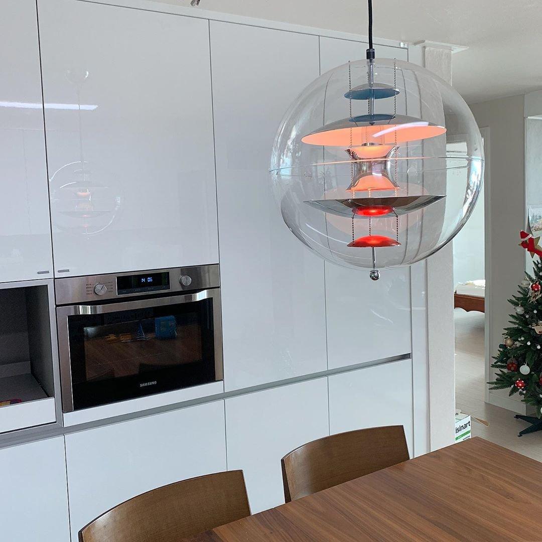 Lampa wisząca w kształcie okrągłej kuli
