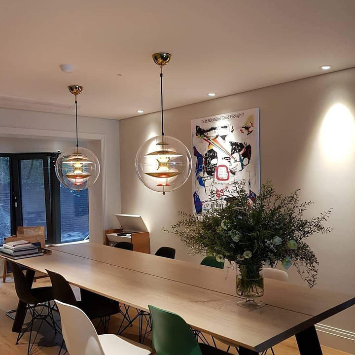 Lampa wisząca w kształcie okrągłej kuli