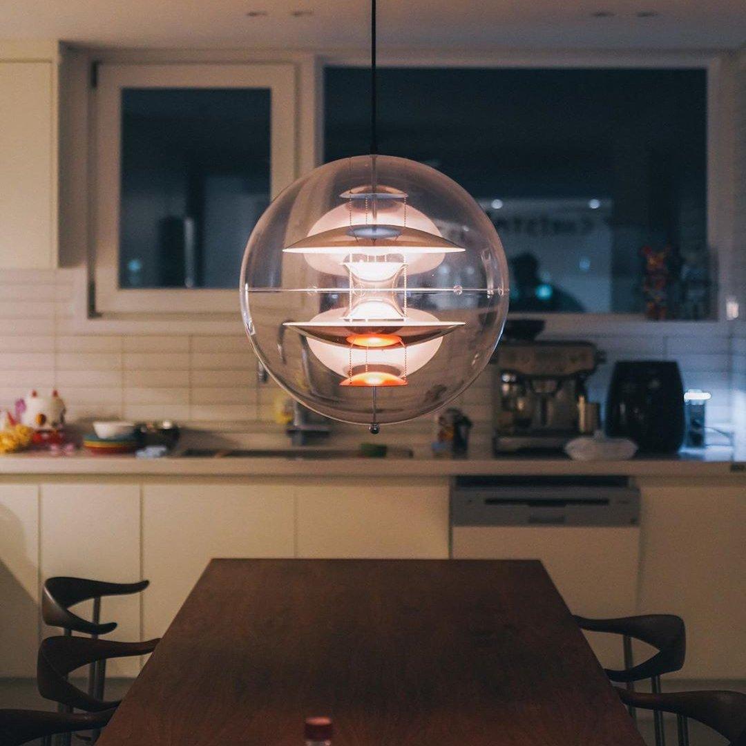 Lampa wisząca w kształcie okrągłej kuli