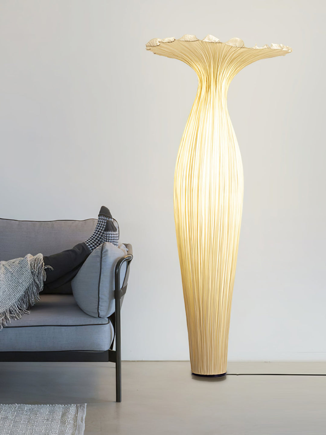 Lampa Podłogowa z Tkaniny w Kształcie Wazonu