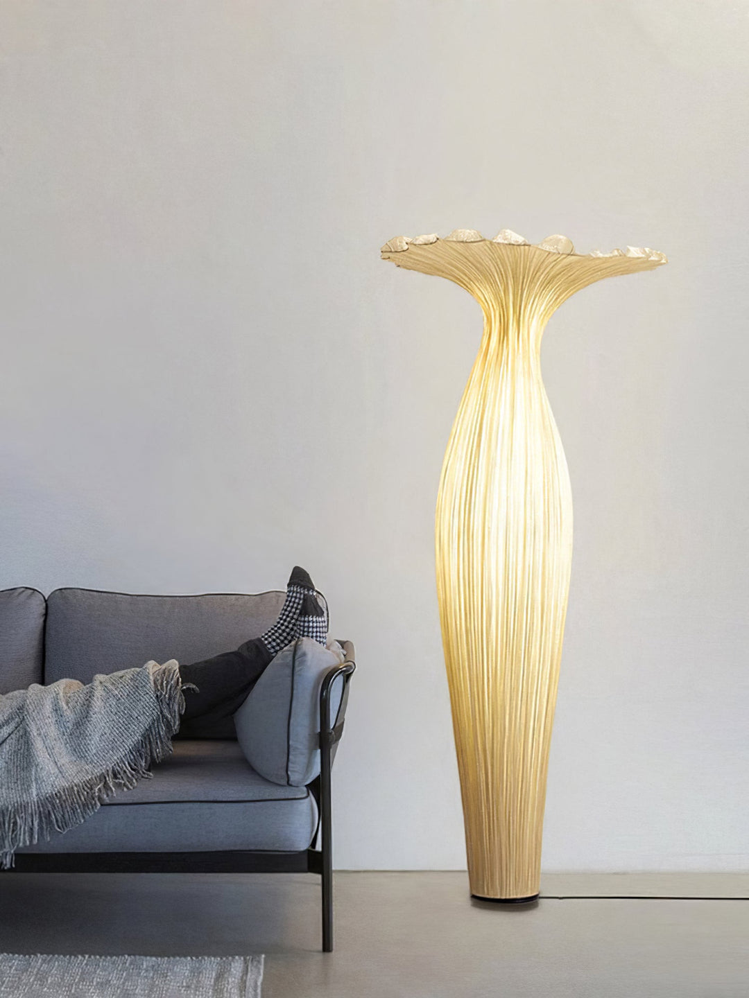 Lampa Podłogowa z Tkaniny w Kształcie Wazonu