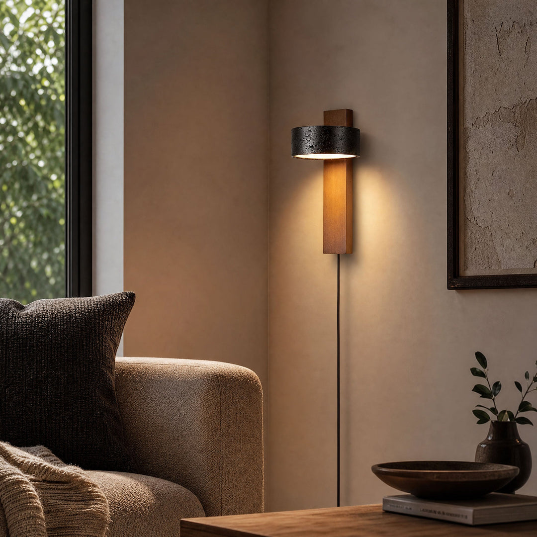 Lampa ścienna Vera z wtyczką