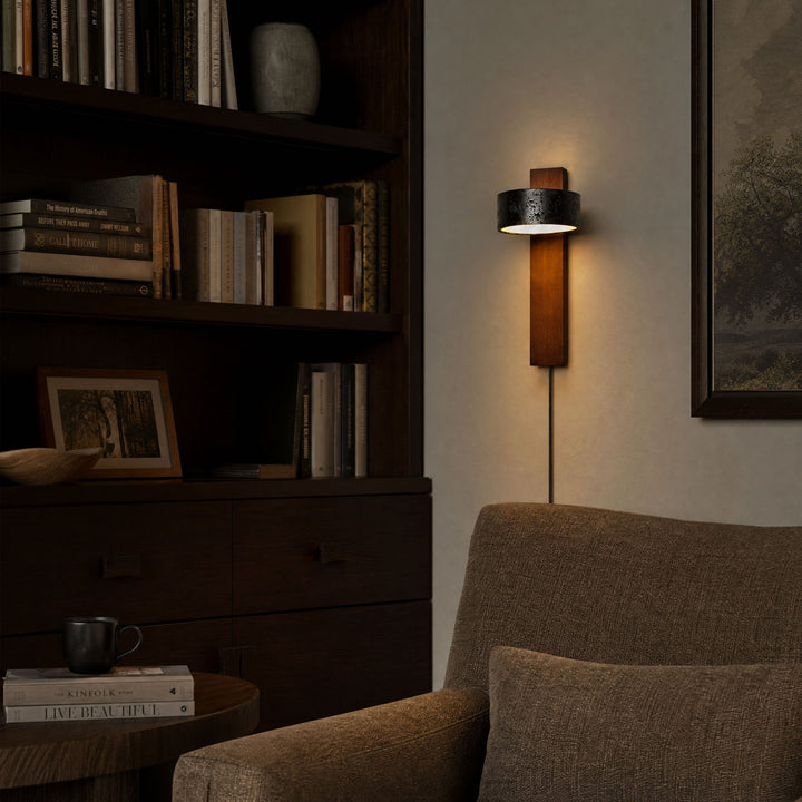 Lampa ścienna Vera z wtyczką