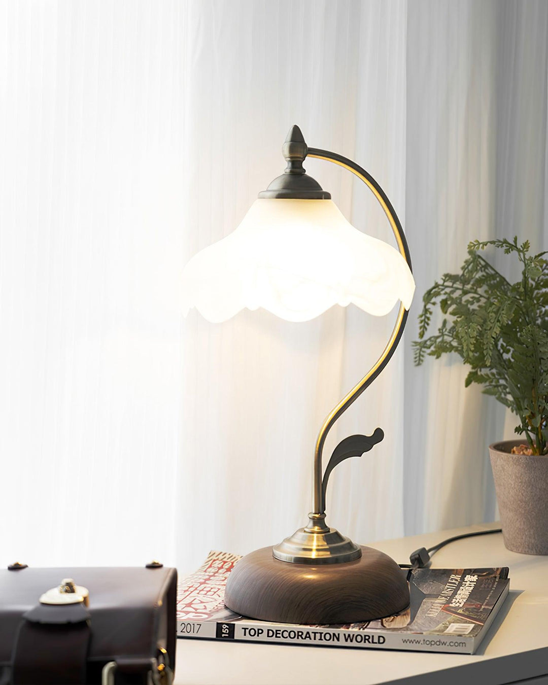 Lampa Stołowa Vintage Laiton