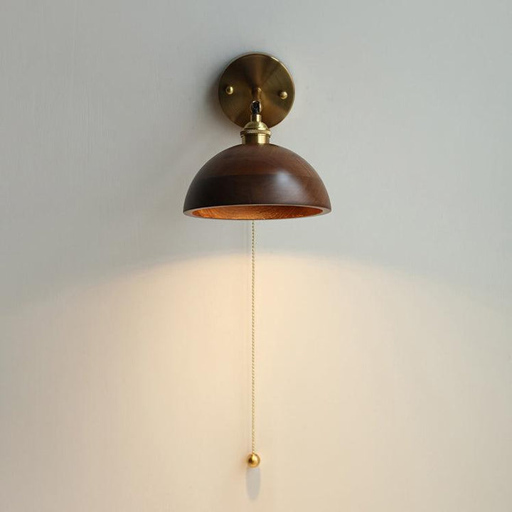 Lampka ścienna Vintage z drewna