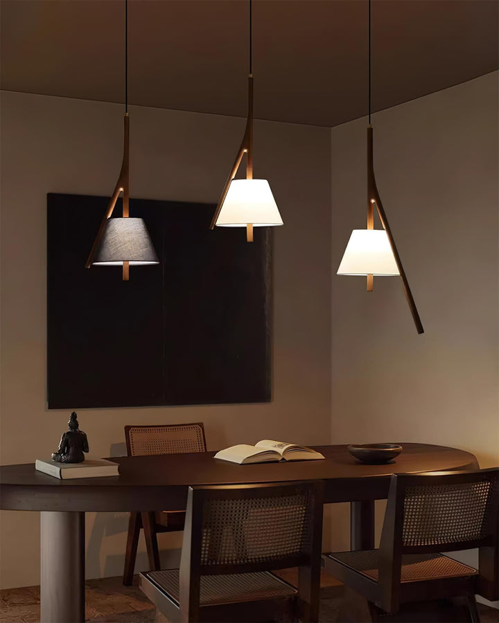 Lampa wisząca Nanzhi z drewna