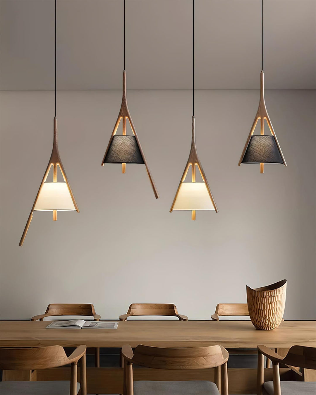 Lampa wisząca Nanzhi z drewna