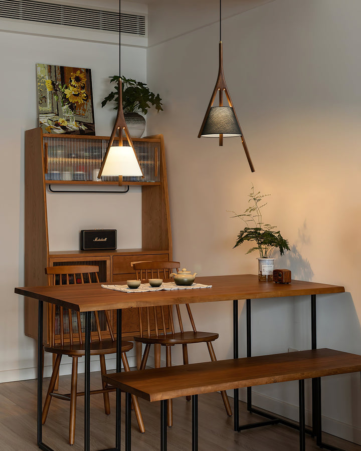 Lampa wisząca Nanzhi z drewna