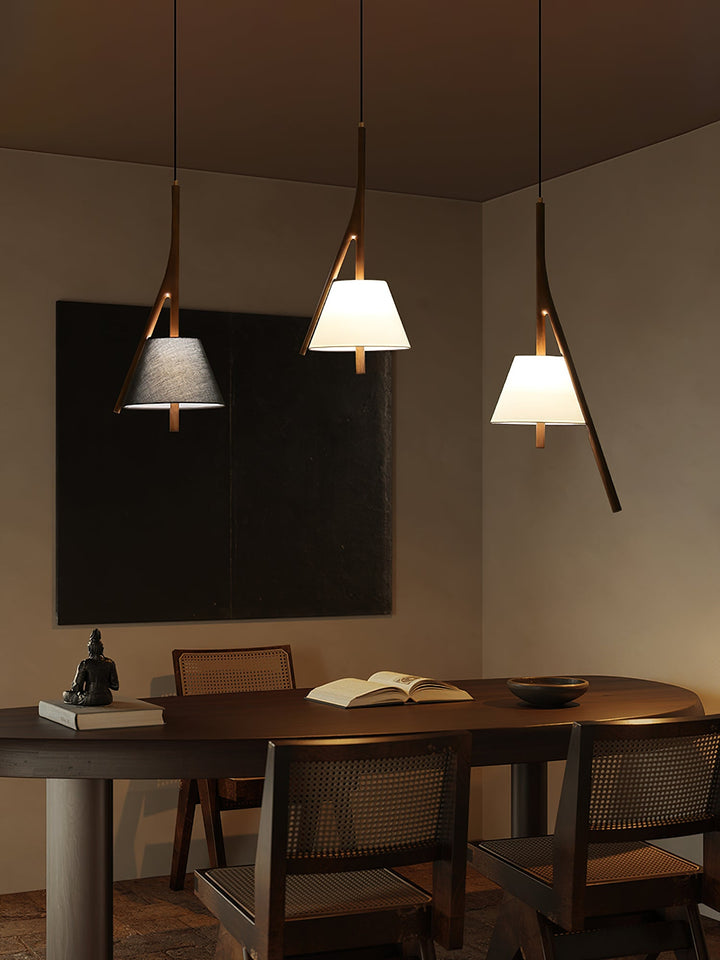 Lampa wisząca Nanzhi z drewna