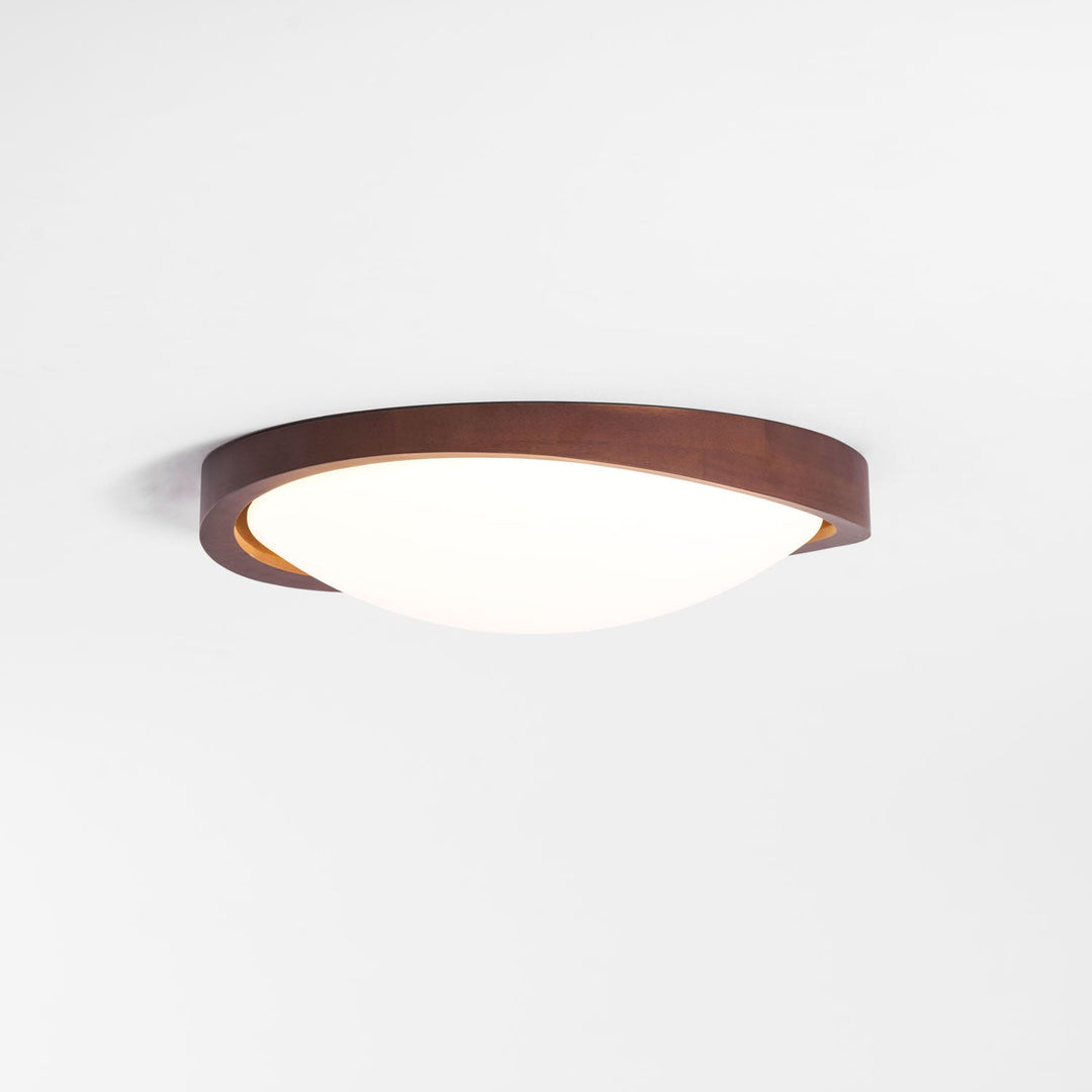 Lampa sufitowa z orzecha włoskiego z zaokrąglonymi krawędziami