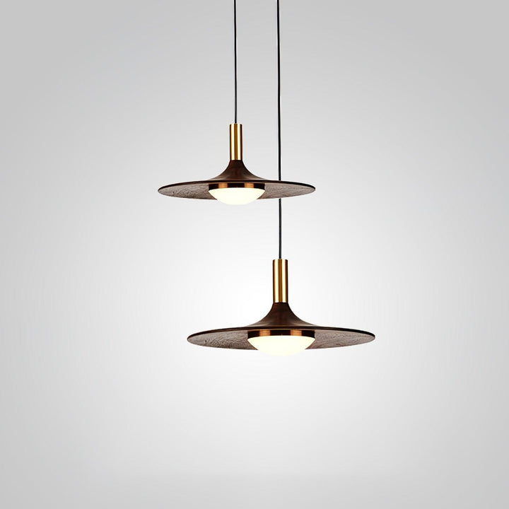 Lampa wisząca z orzechowego drewna