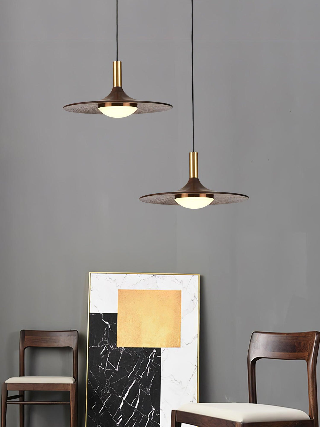 Lampa wisząca z orzechowego drewna
