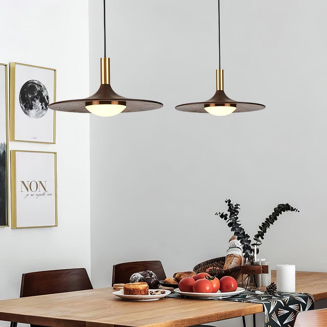 Lampa wisząca z orzechowego drewna