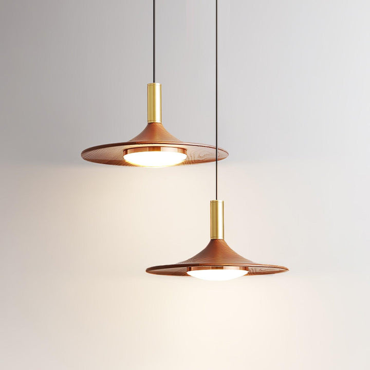Lampa wisząca z orzechowego drewna