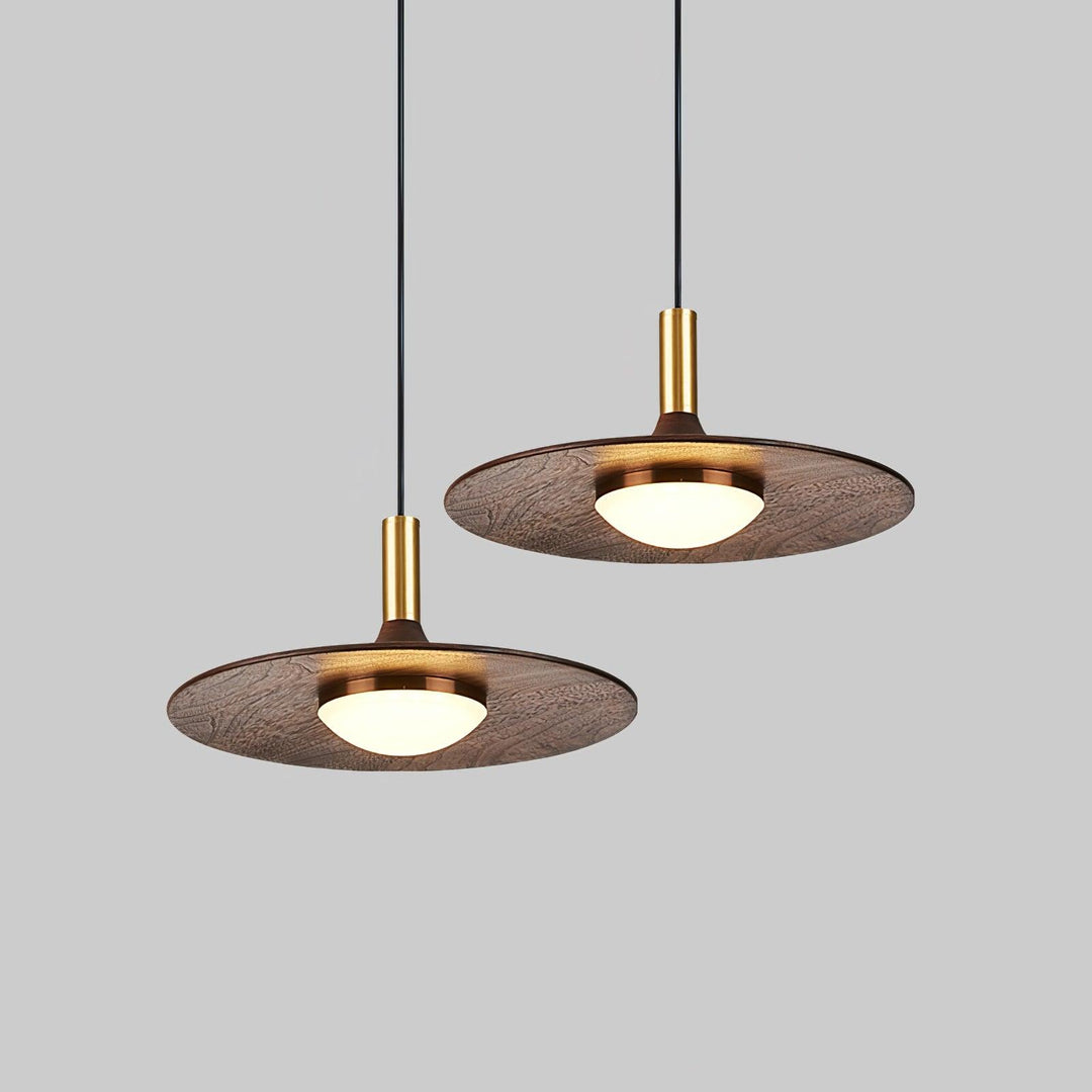 Lampa wisząca z orzechowego drewna