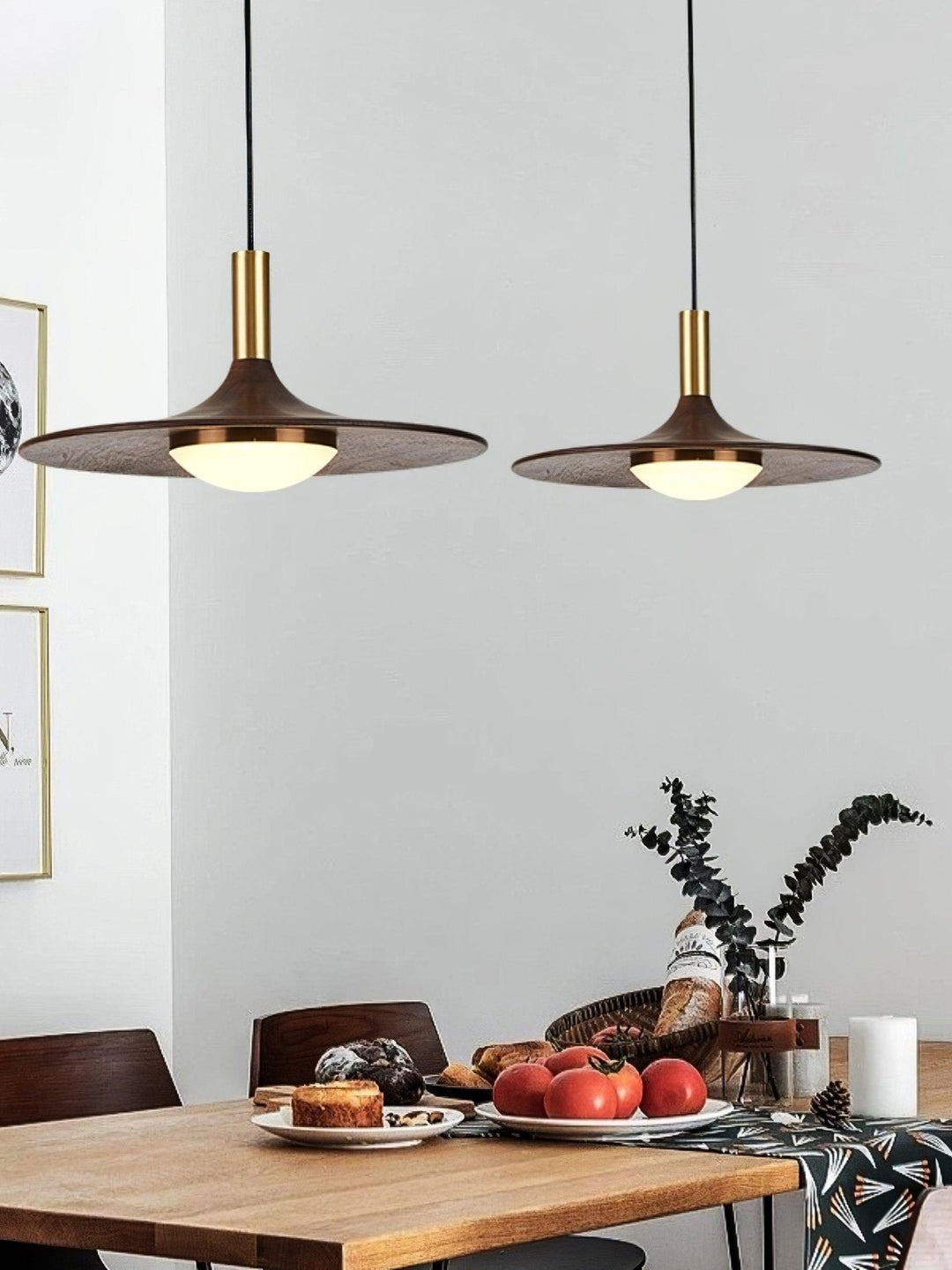 Lampa wisząca z orzechowego drewna