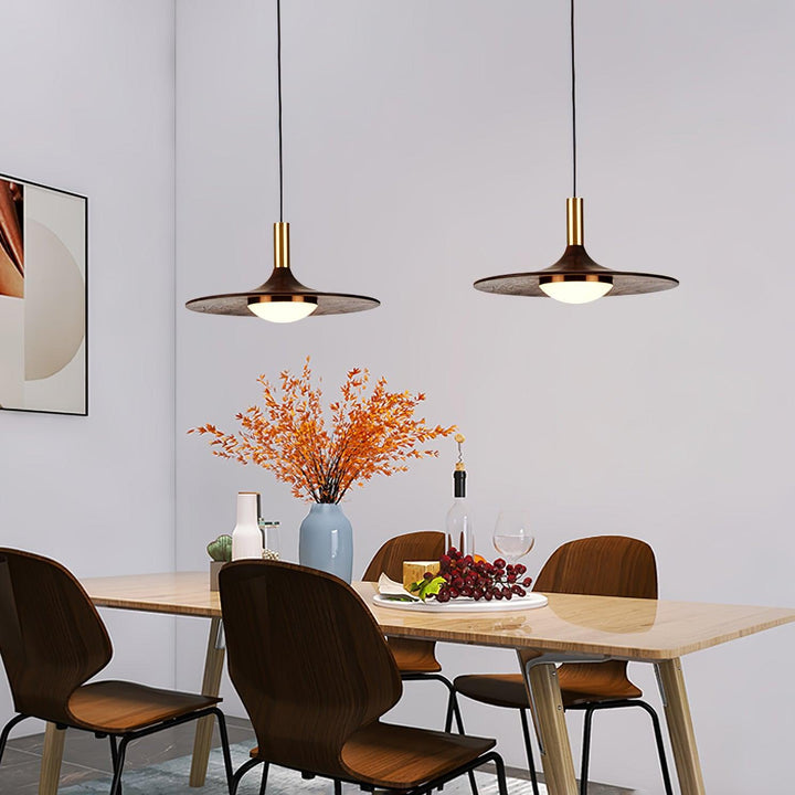 Lampa wisząca z orzechowego drewna