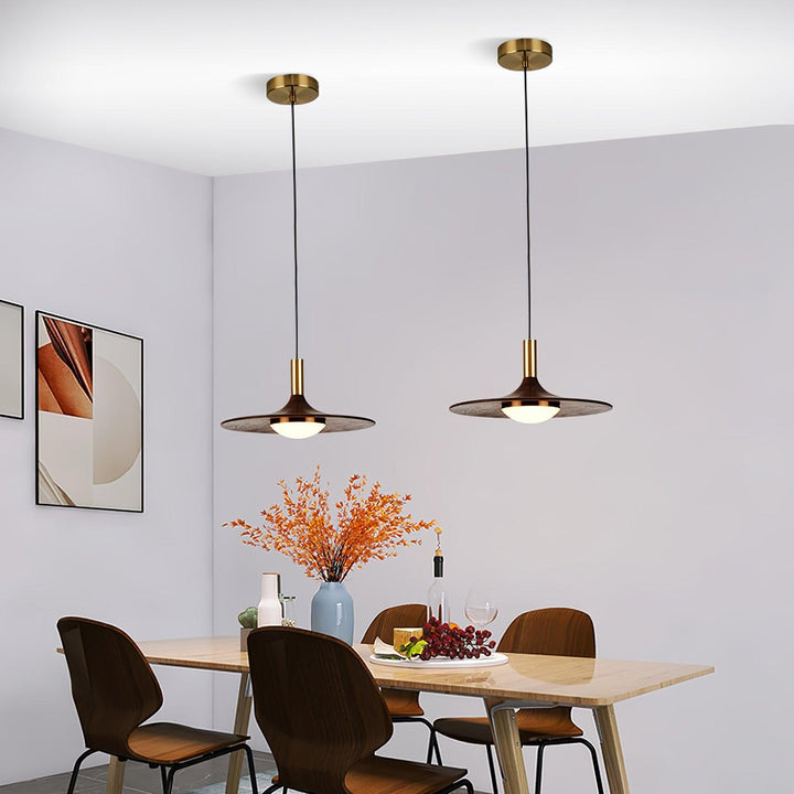 Lampa wisząca z orzechowego drewna