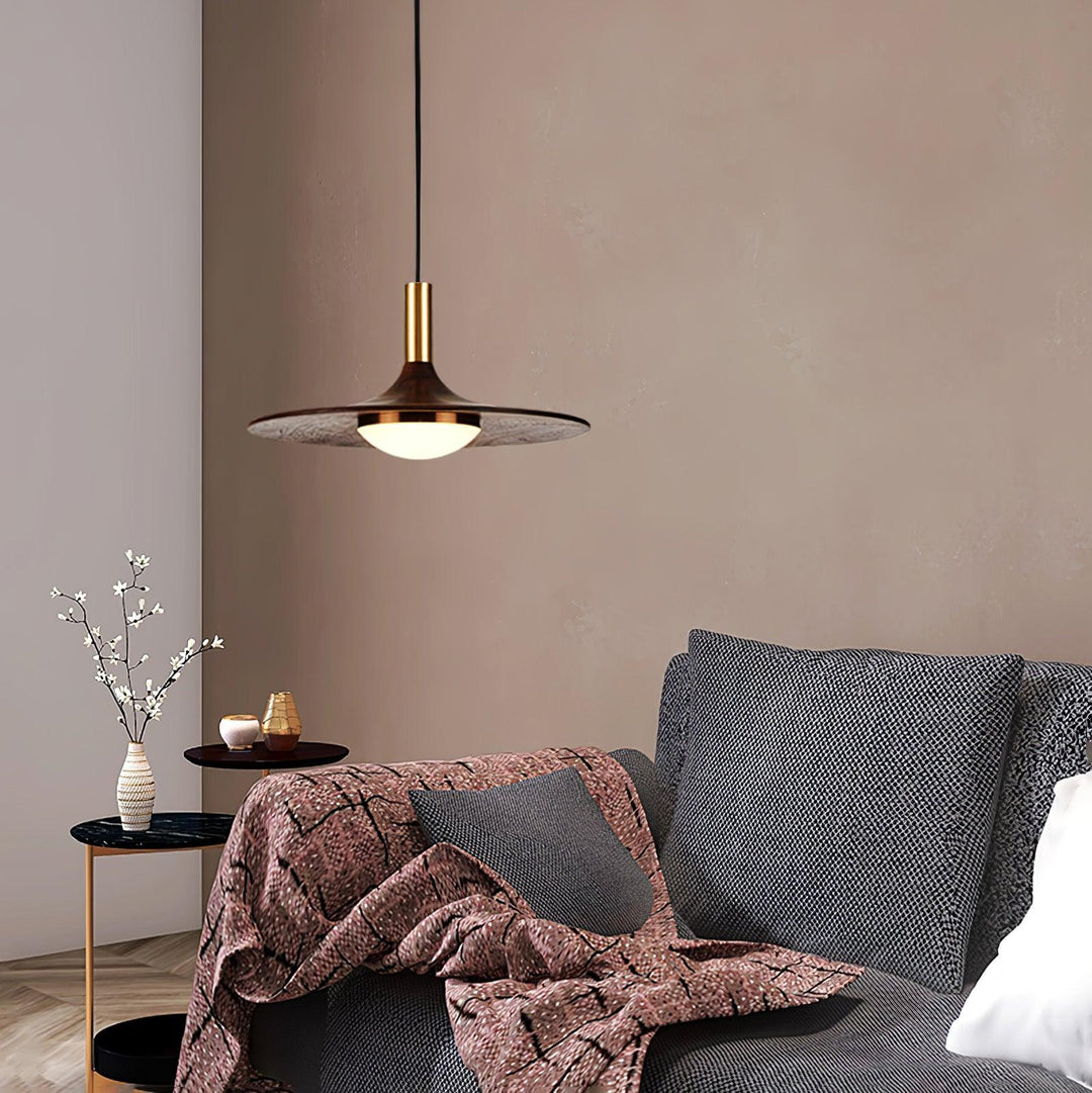 Lampa wisząca z orzechowego drewna