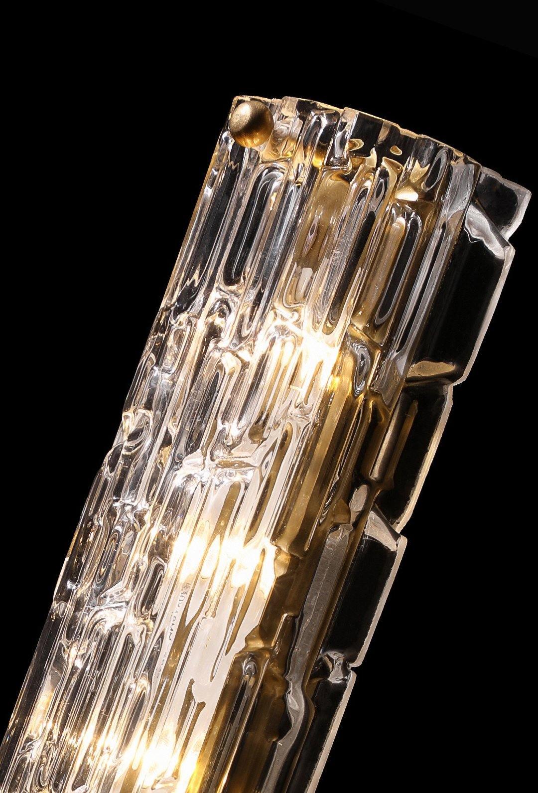 Lampa ścienna w stylu artystycznym