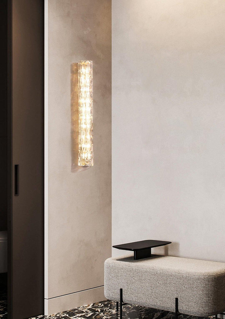Lampa ścienna w stylu artystycznym