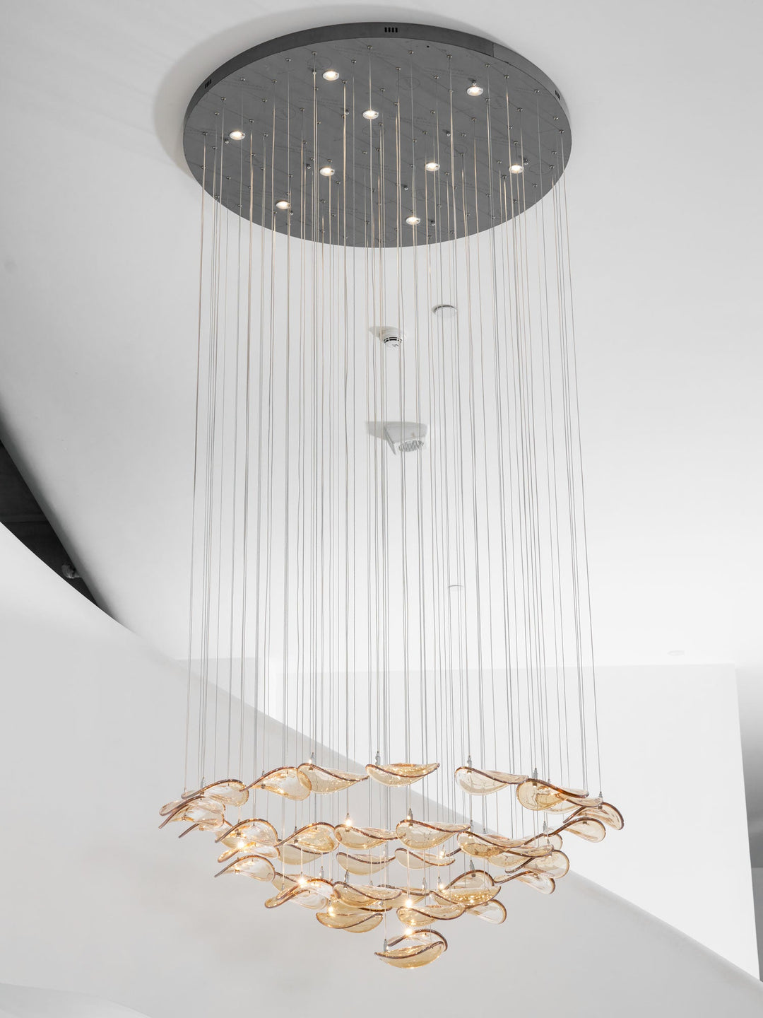 Lampa wisząca "Falujący Liść"