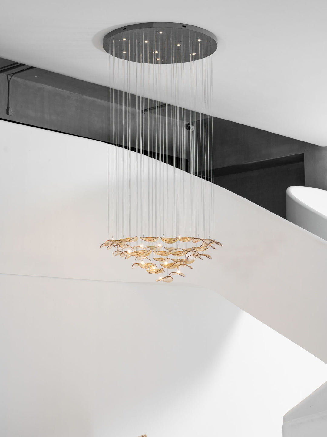 Lampa wisząca "Falujący Liść"