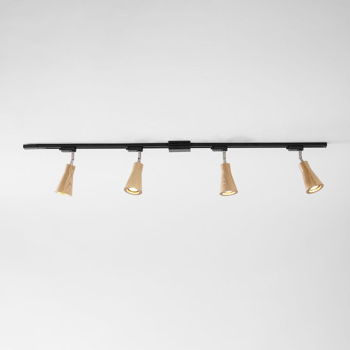 Lampa sufitowa na drewnianym torze