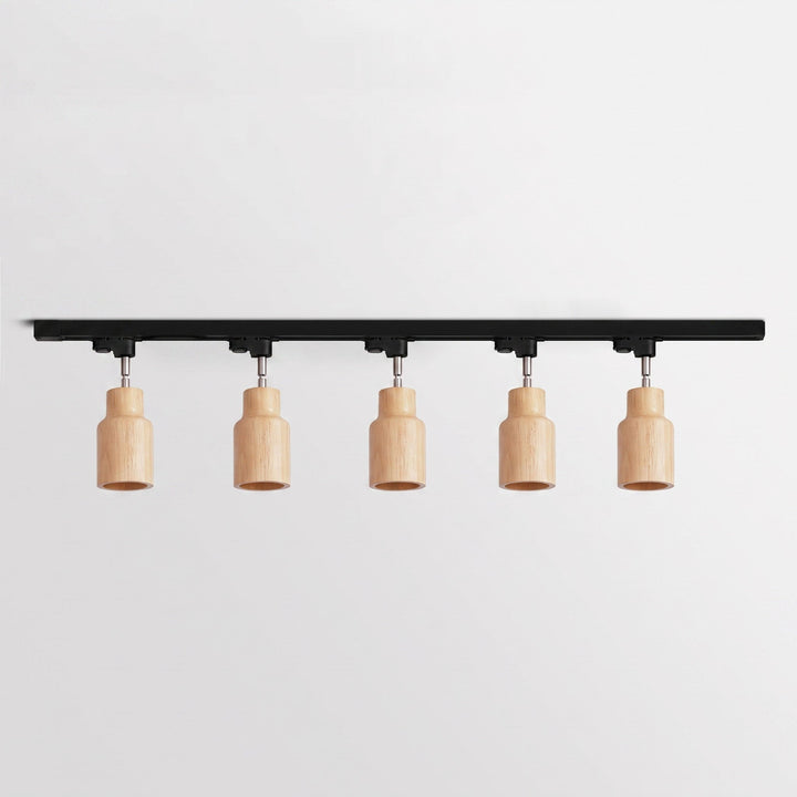 Lampa sufitowa na drewnianym torze