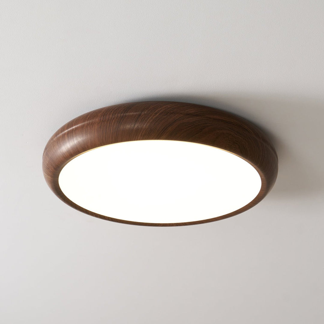 Lampa sufitowa okrągła z drewnianym wykończeniem